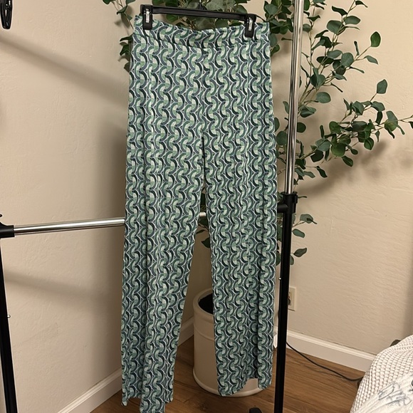 GREEN FUN PANTS - Picture 2 of 5